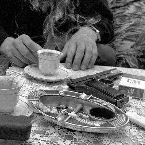 Kaffee und Pistole